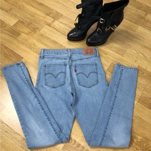 Levi’s jeans 26/30 women